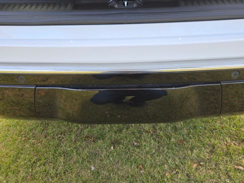 Used 2023 Jeep Wagoneer L Series III w/ Premium Group I image 18