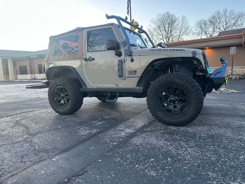 Used 2017 Jeep Wrangler Sport image 5