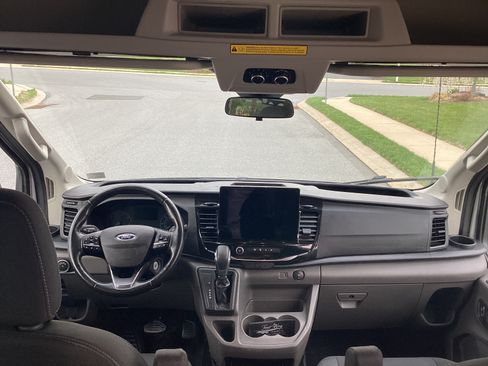 Used 2023 Ford Transit 350 XLT image 8