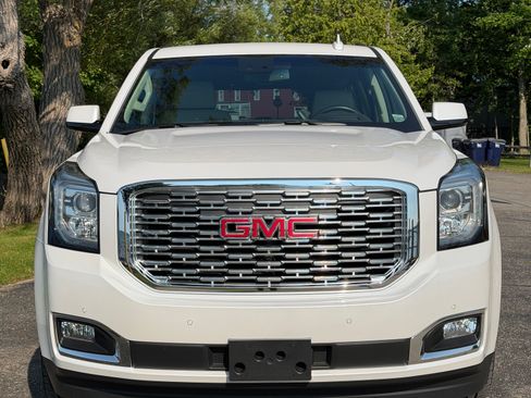 Used 2019 GMC Yukon XL Denali w/ Denali Ultimate Package AWD/4WD image 6