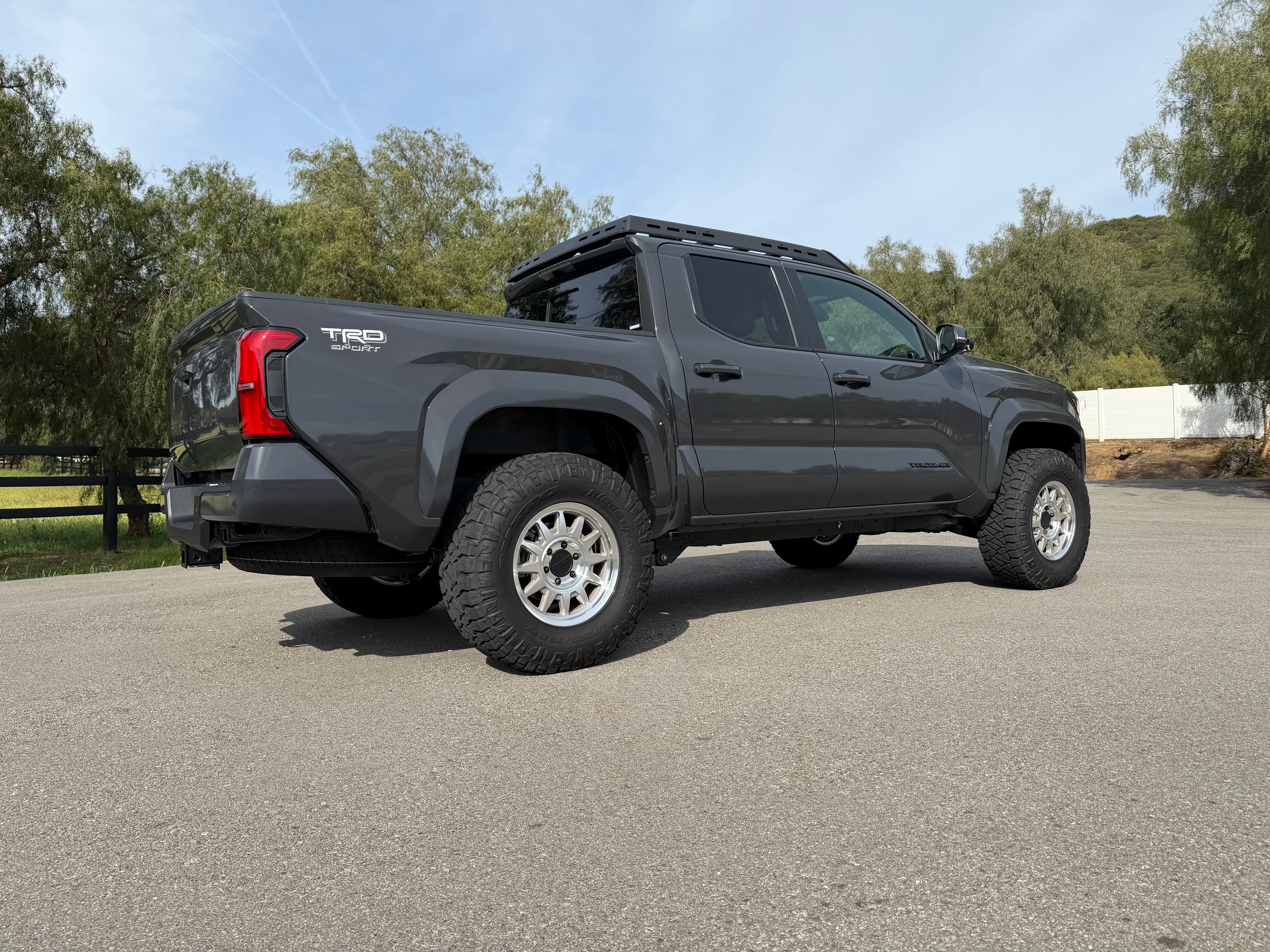 Used 2024 Toyota Tacoma TRD Sport w/ TRD Sport Upgrade Package AWD/4WD image 4