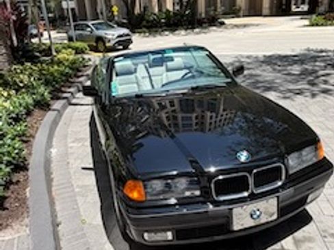 Used 1995 BMW 325i Convertible RWD image 6