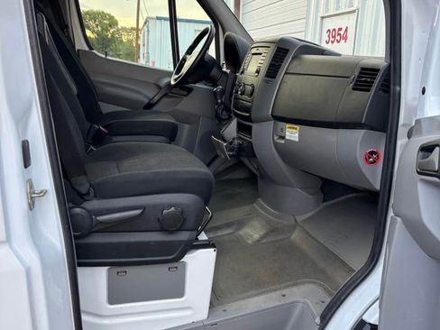 Used 2017 Mercedes-Benz Sprinter 3500 image 4