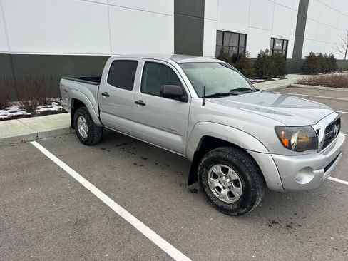 Used 2011 Toyota Tacoma PreRunner image 4