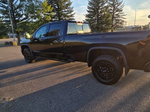 Used 2024 Chevrolet Silverado 3500 High Country w/ High Country Premium Package image 1