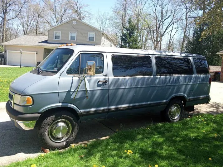 Used 1997 Dodge B3500 RWD image 1