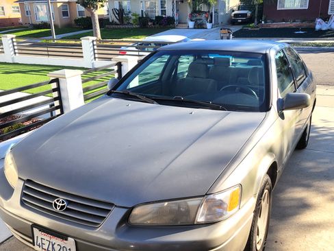 Used 1999 Toyota Camry CE image 1