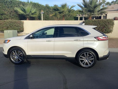 Used 2019 Ford Edge Titanium image 1