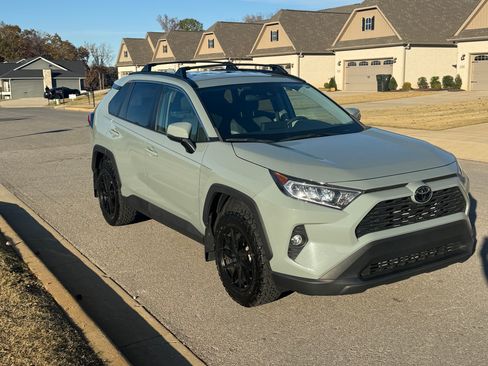 Used 2021 Toyota RAV4 XLE image 10