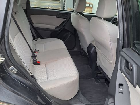 Used 2016 Subaru Forester 2.5i Premium image 4