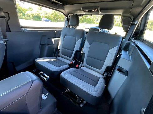 Used 2025 Ford Bronco 2-Door w/ Sasquatch Package image 13