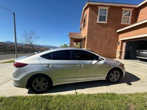 Used 2018 Hyundai Elantra SEL image 5