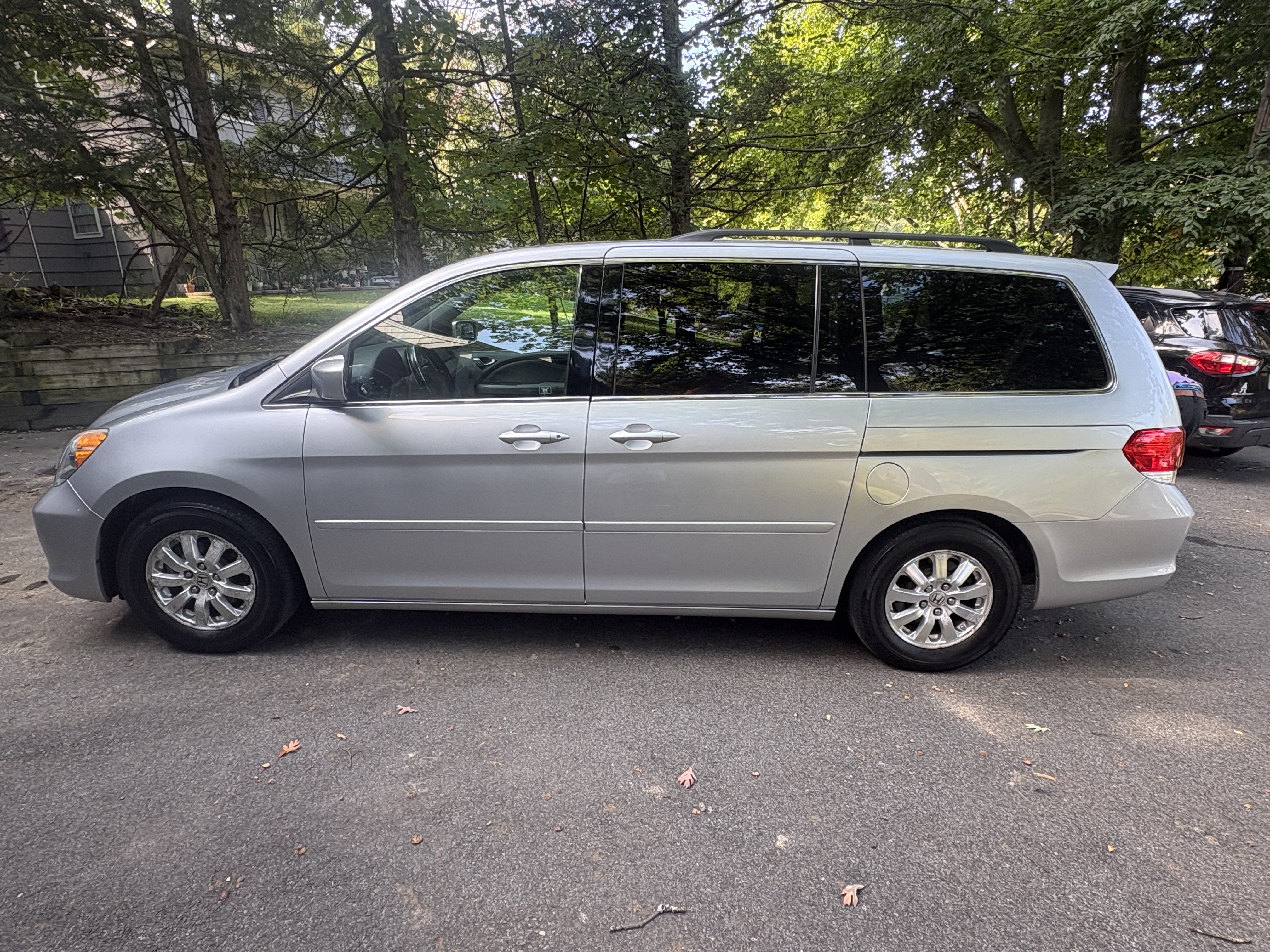 Used 2010 Honda Odyssey EX image 9