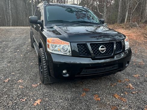 Used 2015 Nissan Armada SV image 4