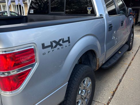 Used 2011 Ford F150 XLT w/ XLT Chrome Pkg image 4