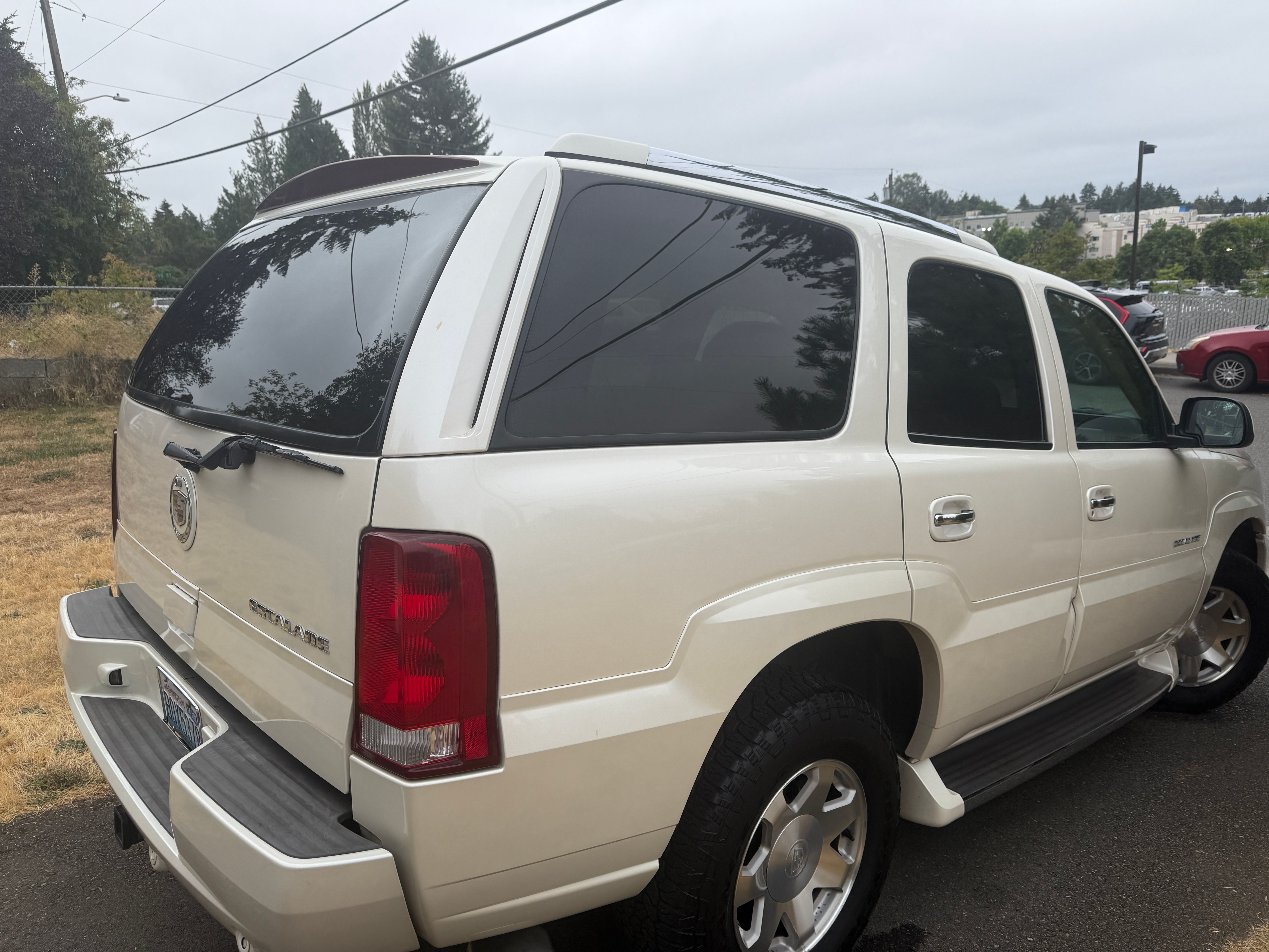 Used 2002 Cadillac Escalade AWD image 5