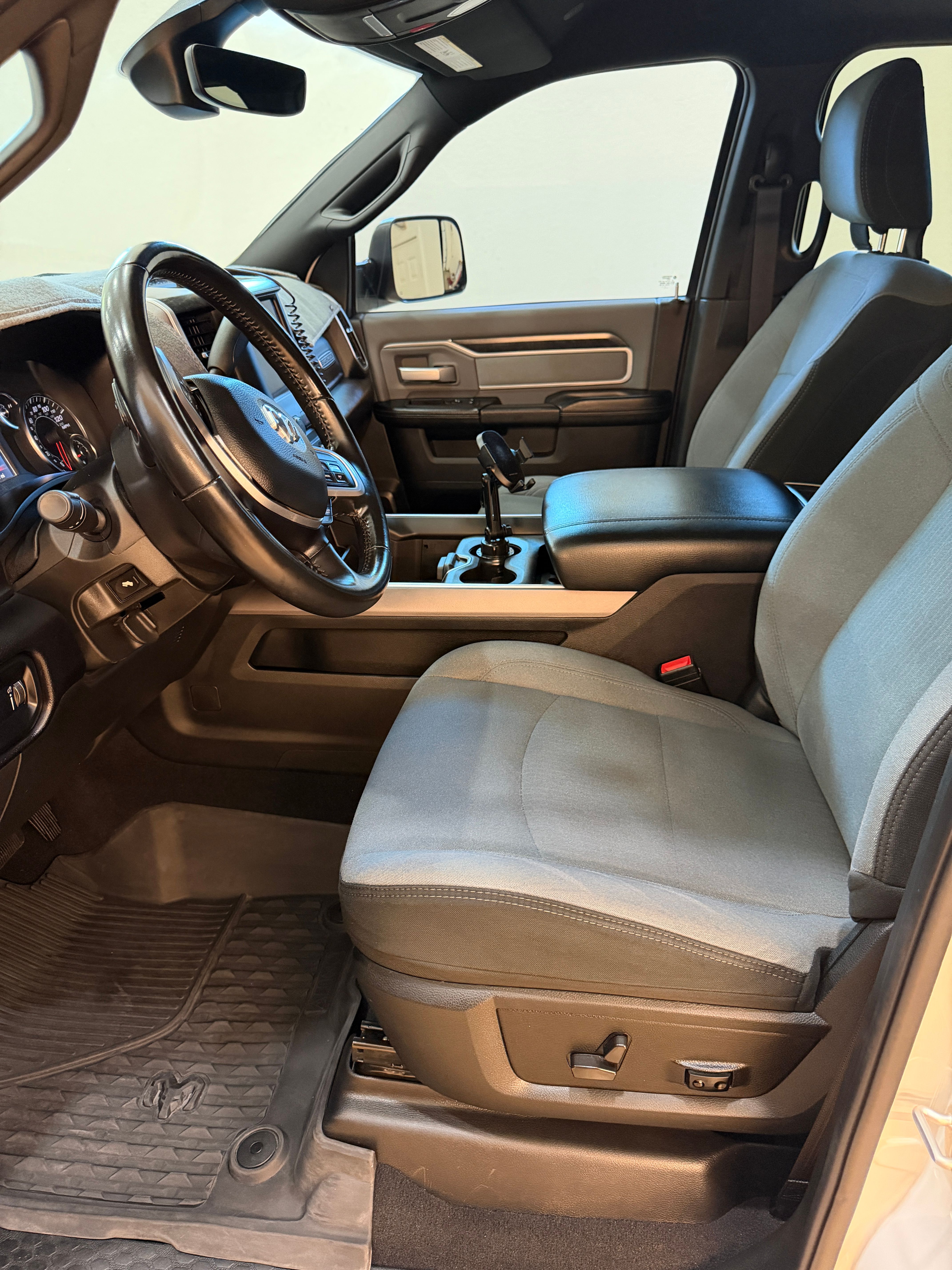 Used 2022 RAM 3500 Big Horn w/ Level A Equipment Group AWD/4WD image 12