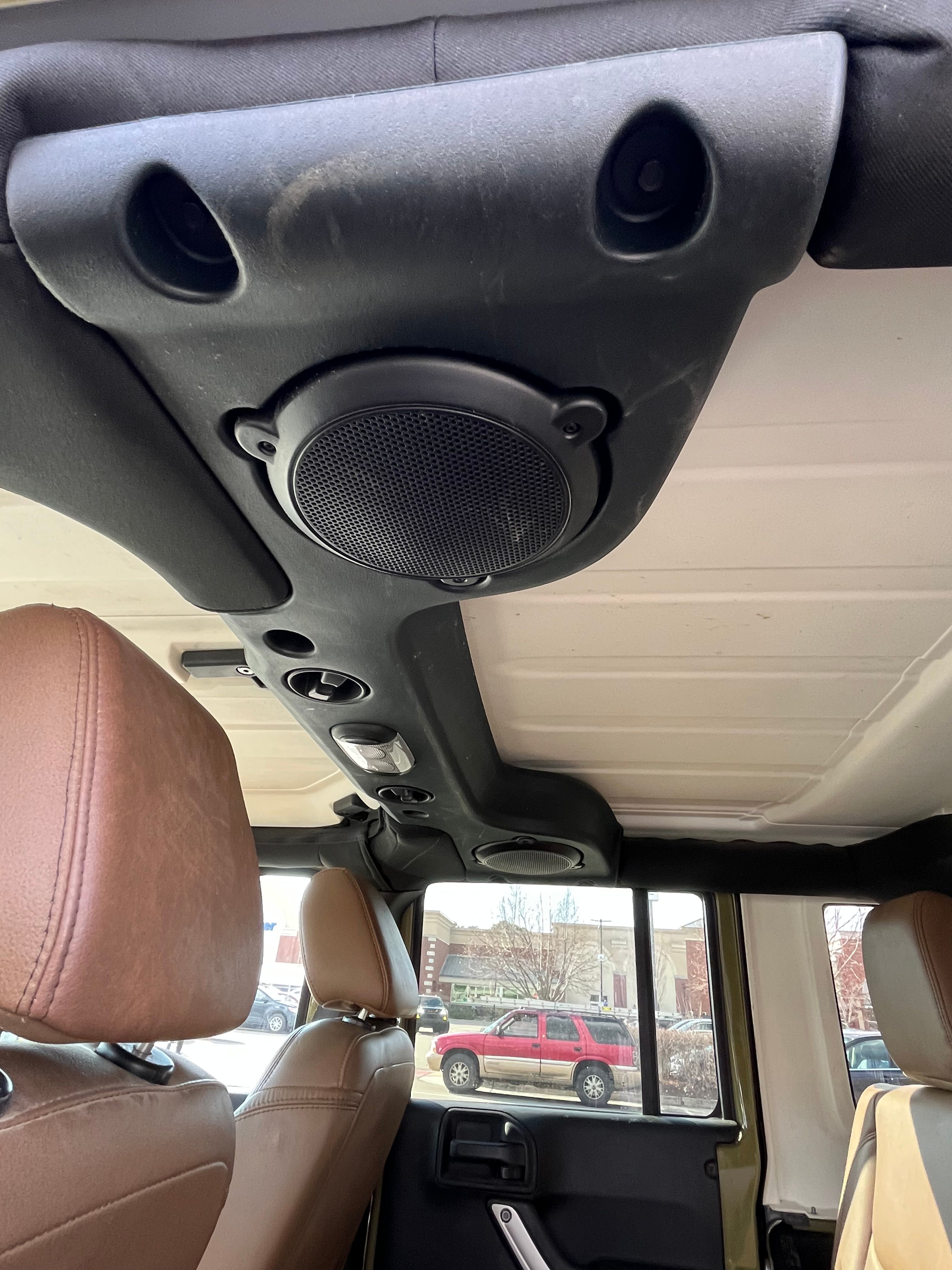 Used 2013 Jeep Wrangler Unlimited Rubicon w/ Connectivity Group AWD/4WD image 16