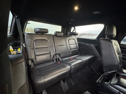 Used 2018 Lincoln Navigator L Reserve w/ Technology Package image 9