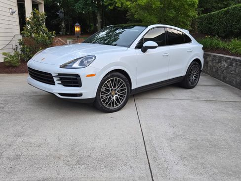 Used 2023 Porsche Cayenne Platinum Edition AWD/4WD image 10