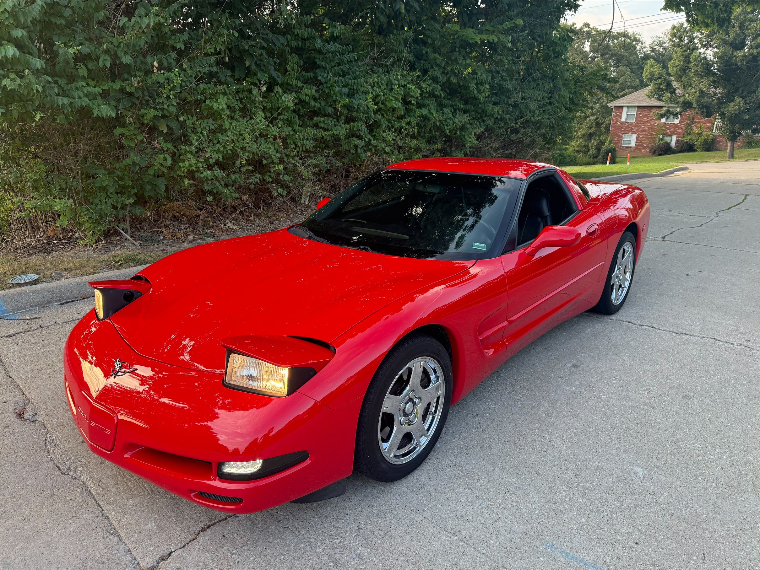 Used 1998 Chevrolet Corvette Coupe w/ Performance Handling Pkg RWD image 15