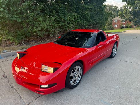 Used 1998 Chevrolet Corvette Coupe w/ Performance Handling Pkg RWD image 15