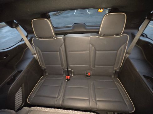 Used 2021 GMC Yukon SLT image 17