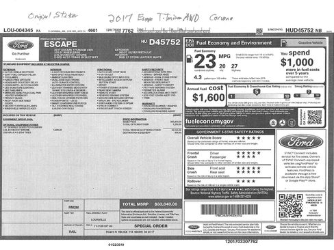 Used 2017 Ford Escape Titanium image 2