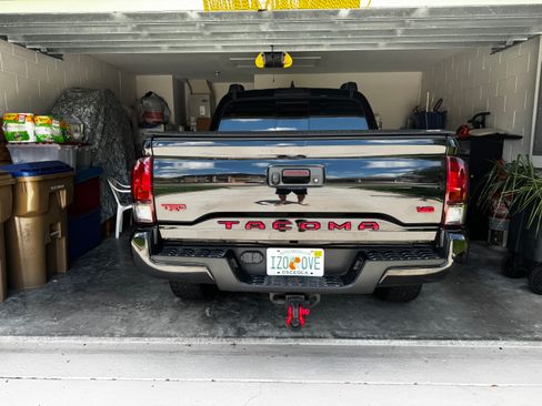 Used 2019 Toyota Tacoma TRD Off-Road RWD image 5
