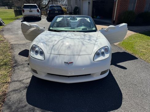 Used 2008 Chevrolet Corvette Convertible 2D w/ Preferred Equipment Group image 12