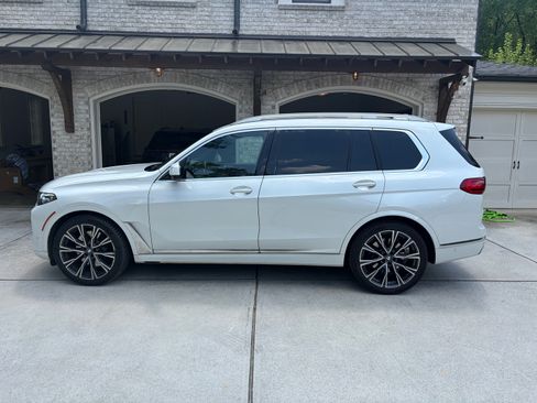 Used 2022 BMW X7 xDrive40i w/ Luxury Seating Package image 4