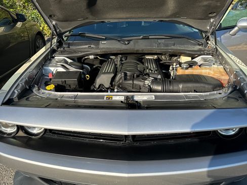 Used 2015 Dodge Challenger R/T Scat Pack w/ Leather Interior Group image 8