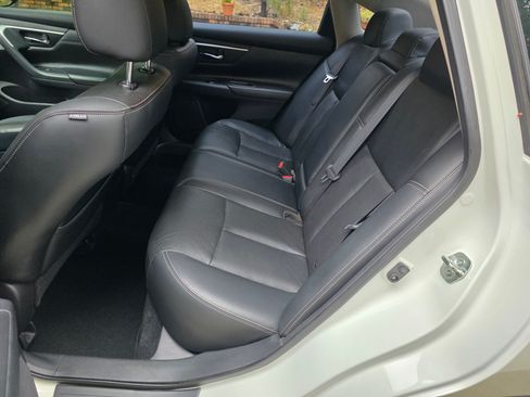 Used 2017 Nissan Altima 2.5 SL w/ 2.5 Technology Package image 5
