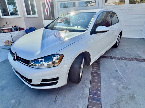 Used 2015 Volkswagen Golf S FWD image 6
