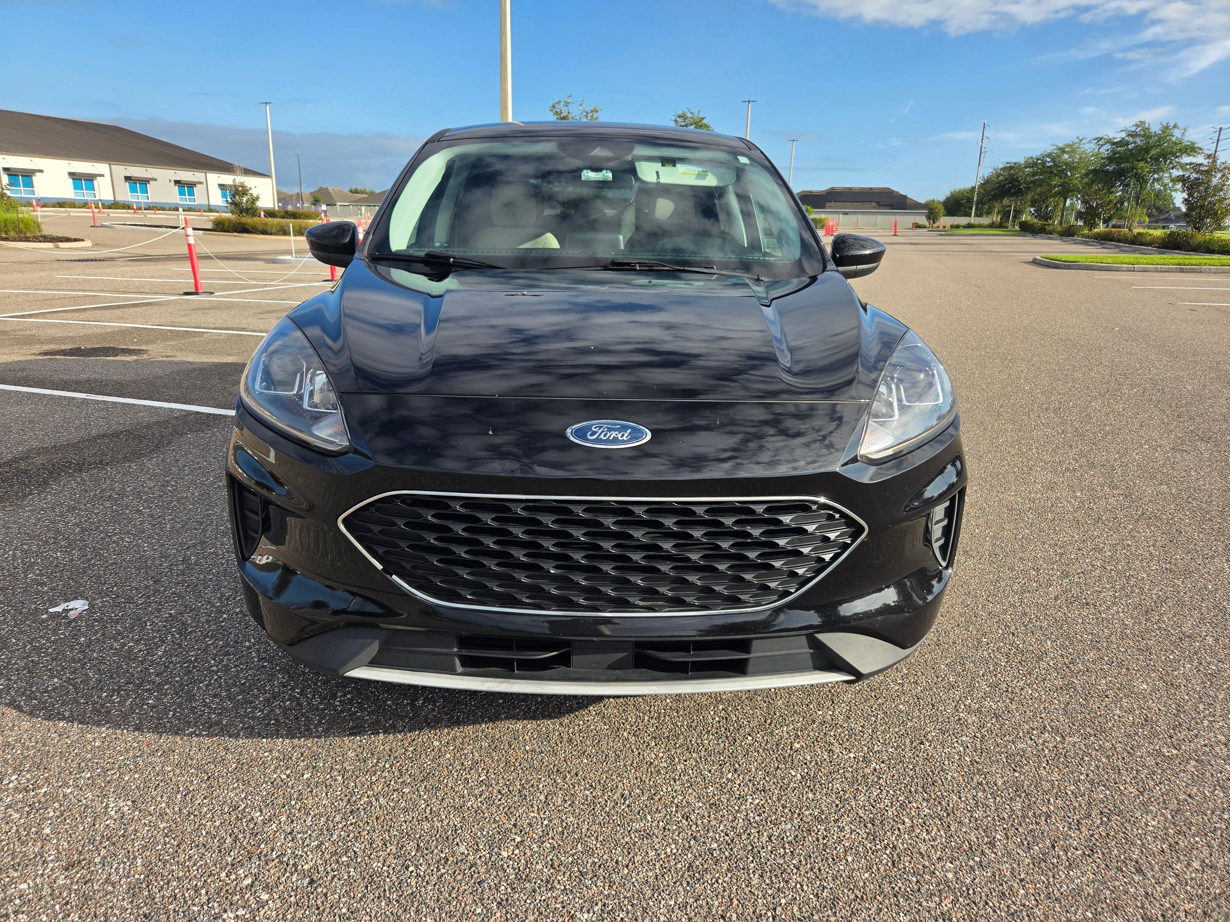Used 2021 Ford Escape SE w/ Convenience Package FWD image 2