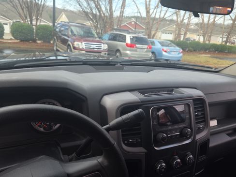 Used 2014 RAM 2500 Tradesman w/ Chrome Appearance Group image 10