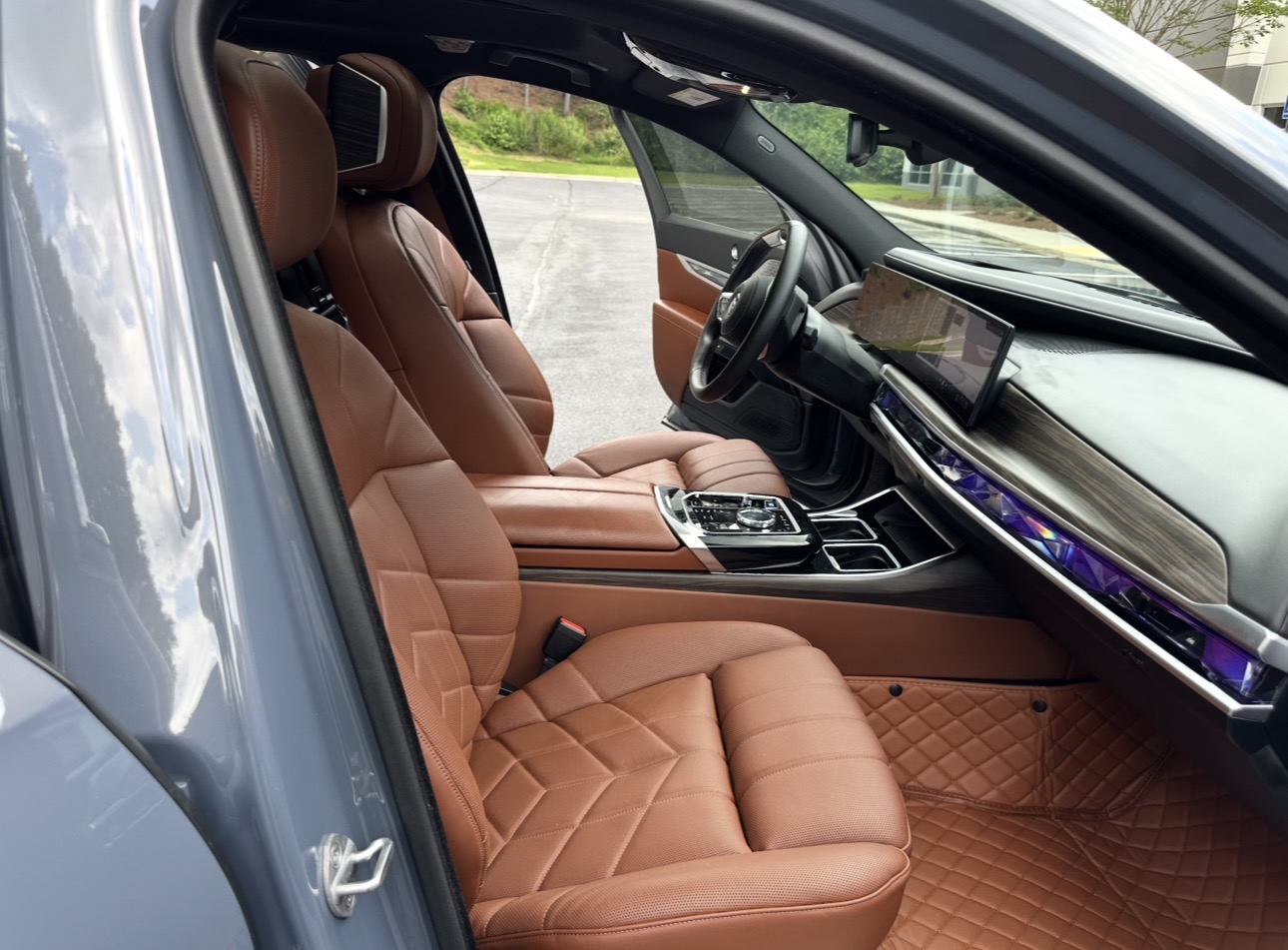 Used 2024 BMW i7 eDrive50 w/ M Sport Package RWD image 30