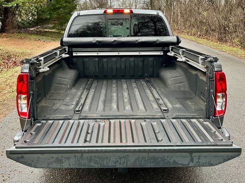 Used 2021 Nissan Frontier SV w/ Midnight Edition Floor Mats image 12