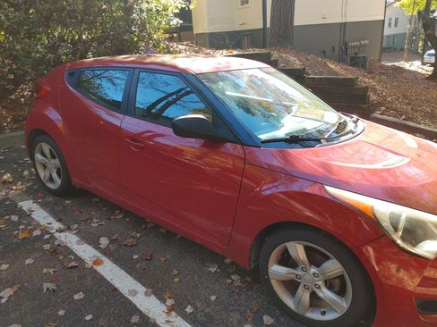 Used 2014 Hyundai Veloster image 8