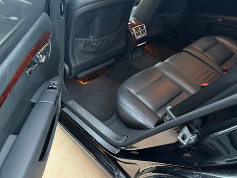 Used 2011 Mercedes-Benz S 550 4MATIC image 13