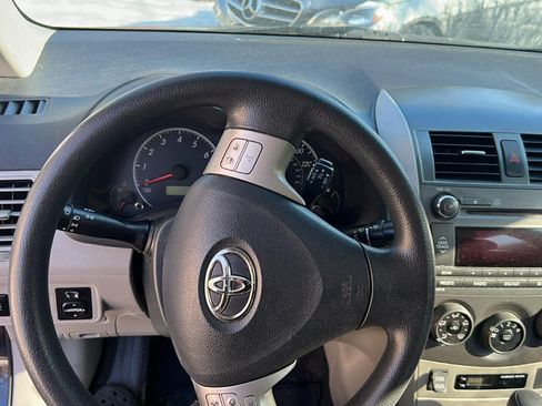 Used 2011 Toyota Corolla LE image 7
