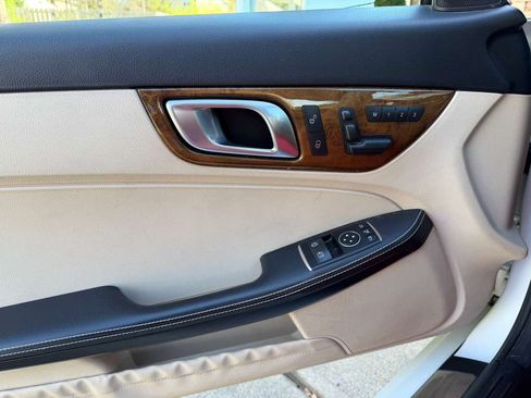 Used 2015 Mercedes-Benz SLK 250 image 14