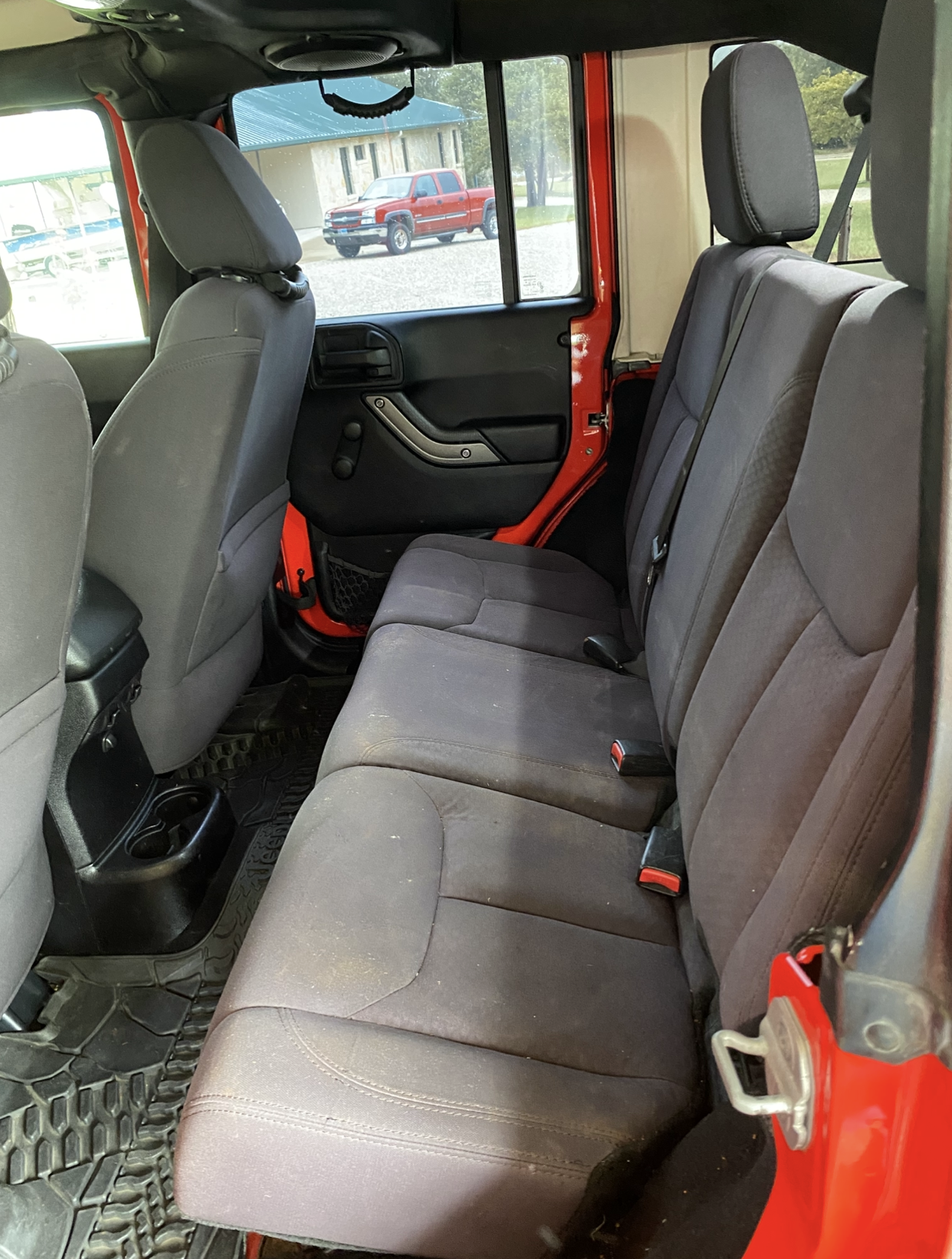 Used 2013 Jeep Wrangler Unlimited Sport w/ Connectivity Group AWD/4WD image 9