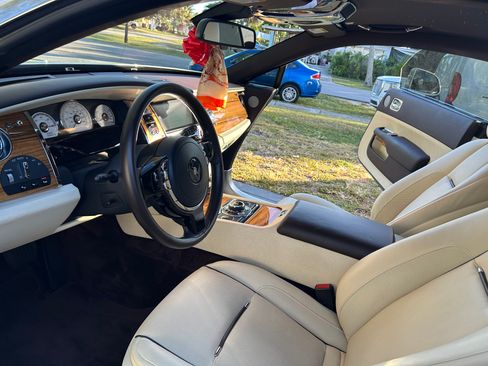 Used 2016 Rolls-Royce Wraith image 12