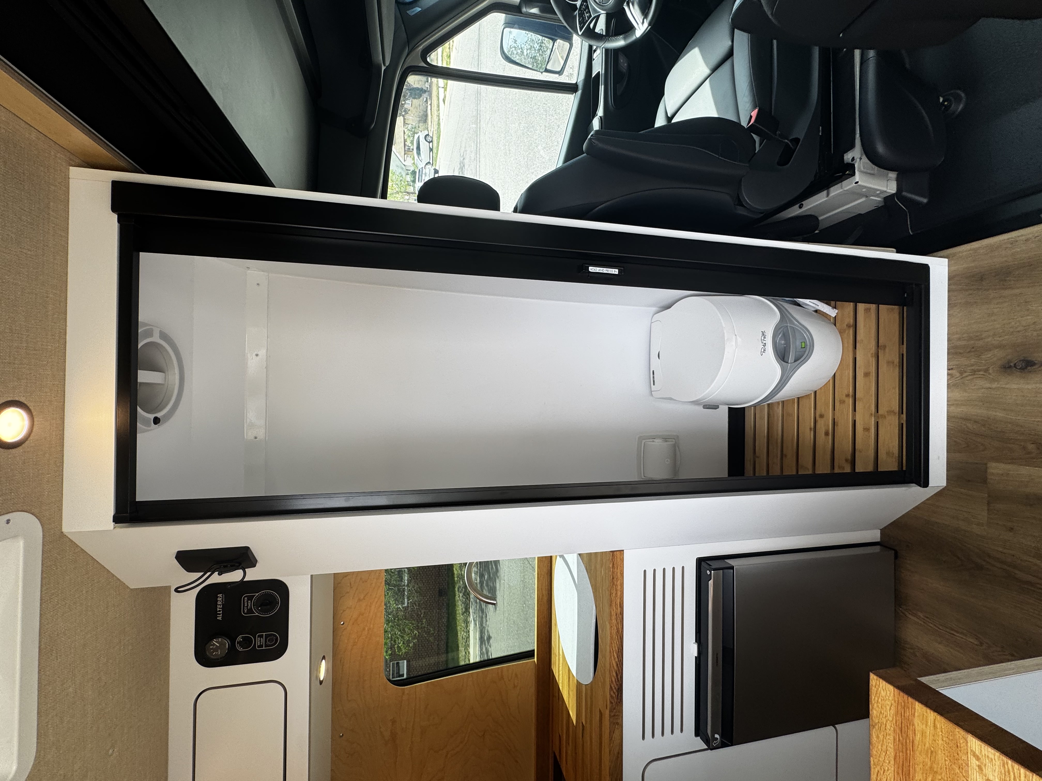 Used 2025 Mercedes-Benz Sprinter 2500 image 17