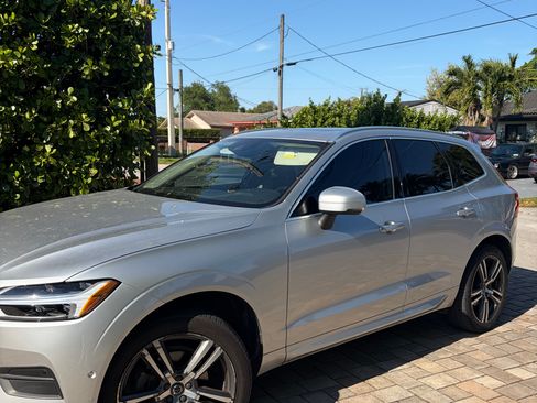 Used 2019 Volvo XC60 T5 Momentum w/ Premium Package image 6