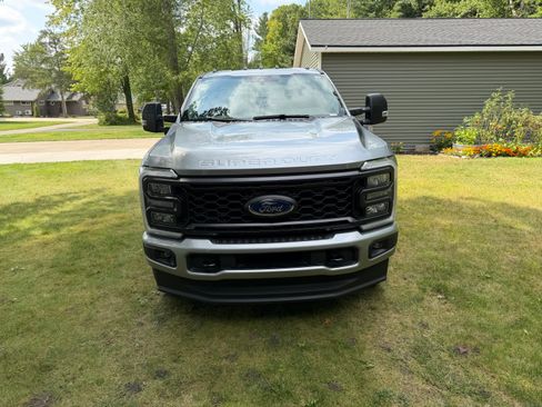 Used 2024 Ford F250 XLT w/ XLT Premium Package AWD/4WD image 4
