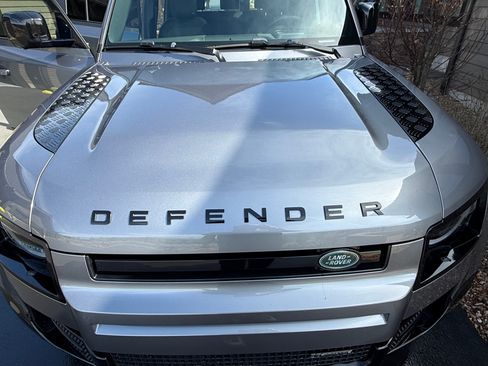 Used 2022 Land Rover Defender 110 X-Dynamic HSE image 2