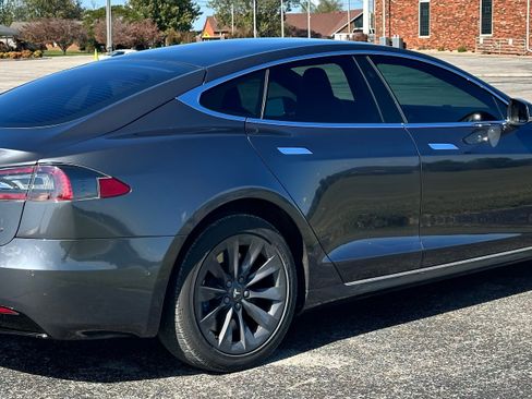 Used 2018 Tesla Model S 75D image 9