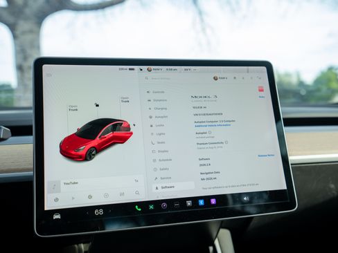Used 2018 Tesla Model 3 Long Range image 5